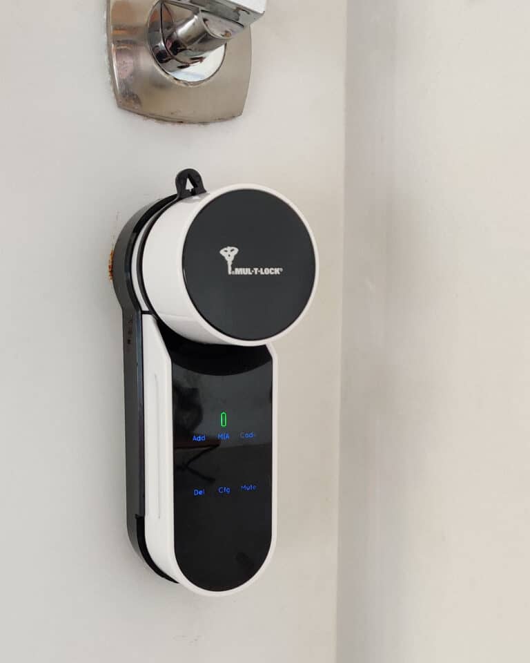 Smart lock Entr blackwhite finish on the door is white installed by smart lock israel